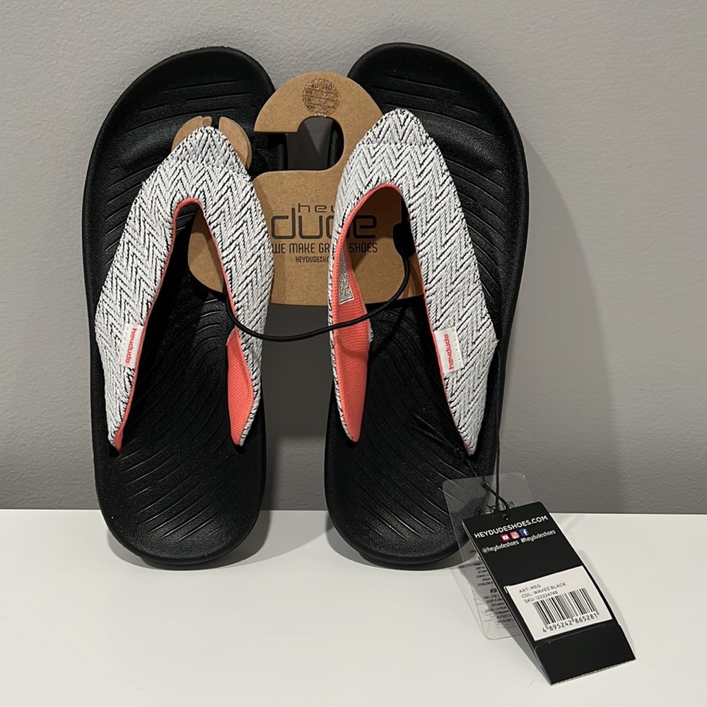 Women’s HEYDUDE Meg Flip Flop Sandals 9 - NWT